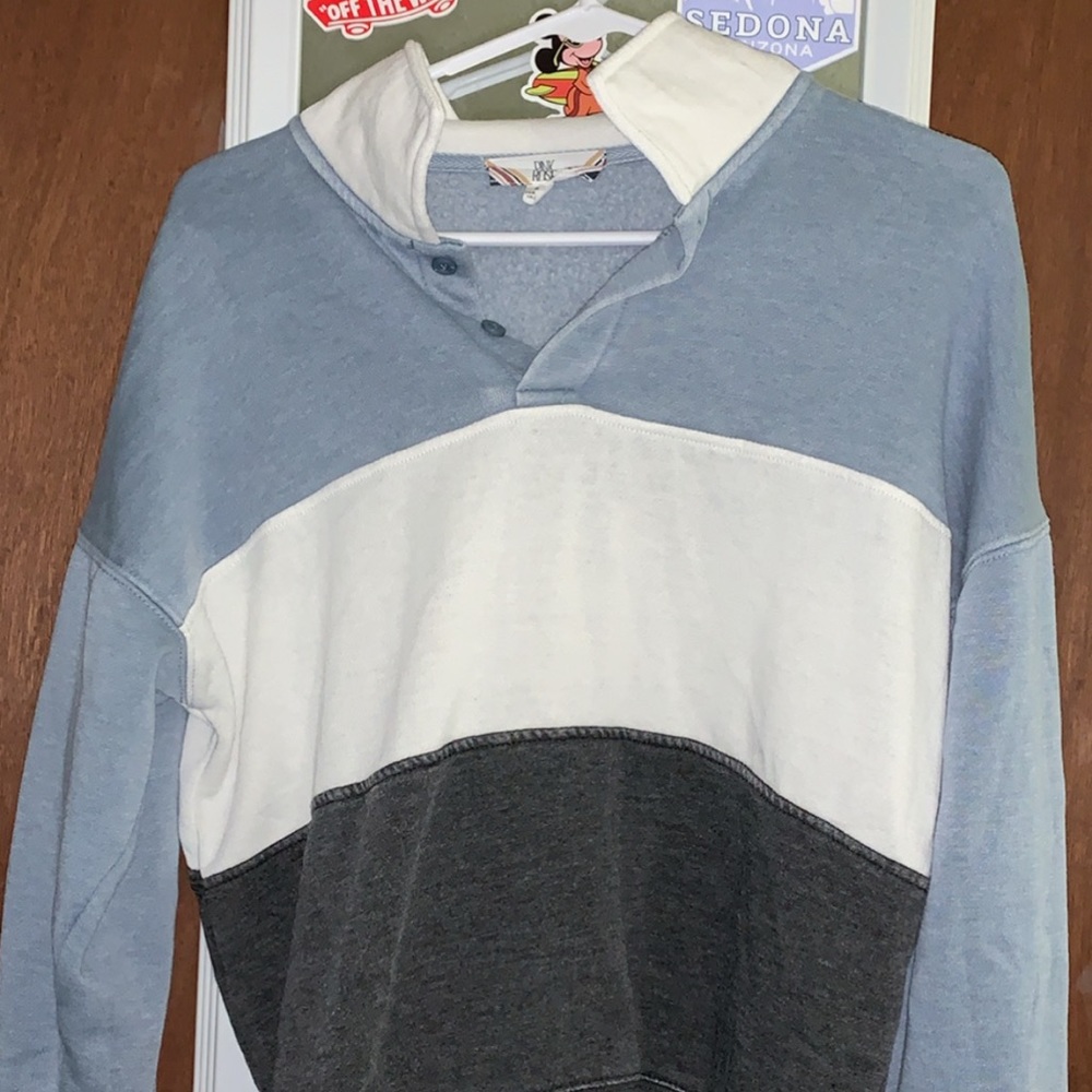 light blue, white and dark grey quarter button up